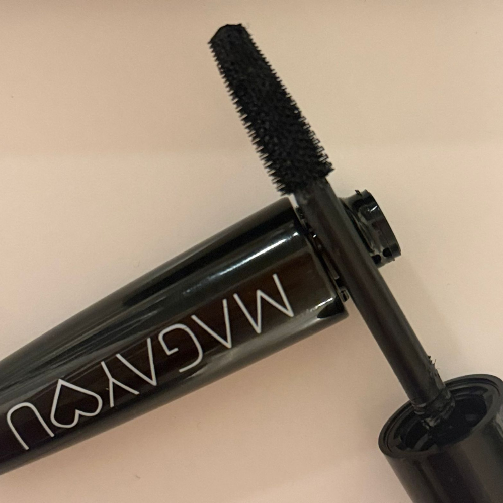 MAGAYOU Wimperntusche – Tiefschwarz. Langanhaltend. Ausdrucksstark.